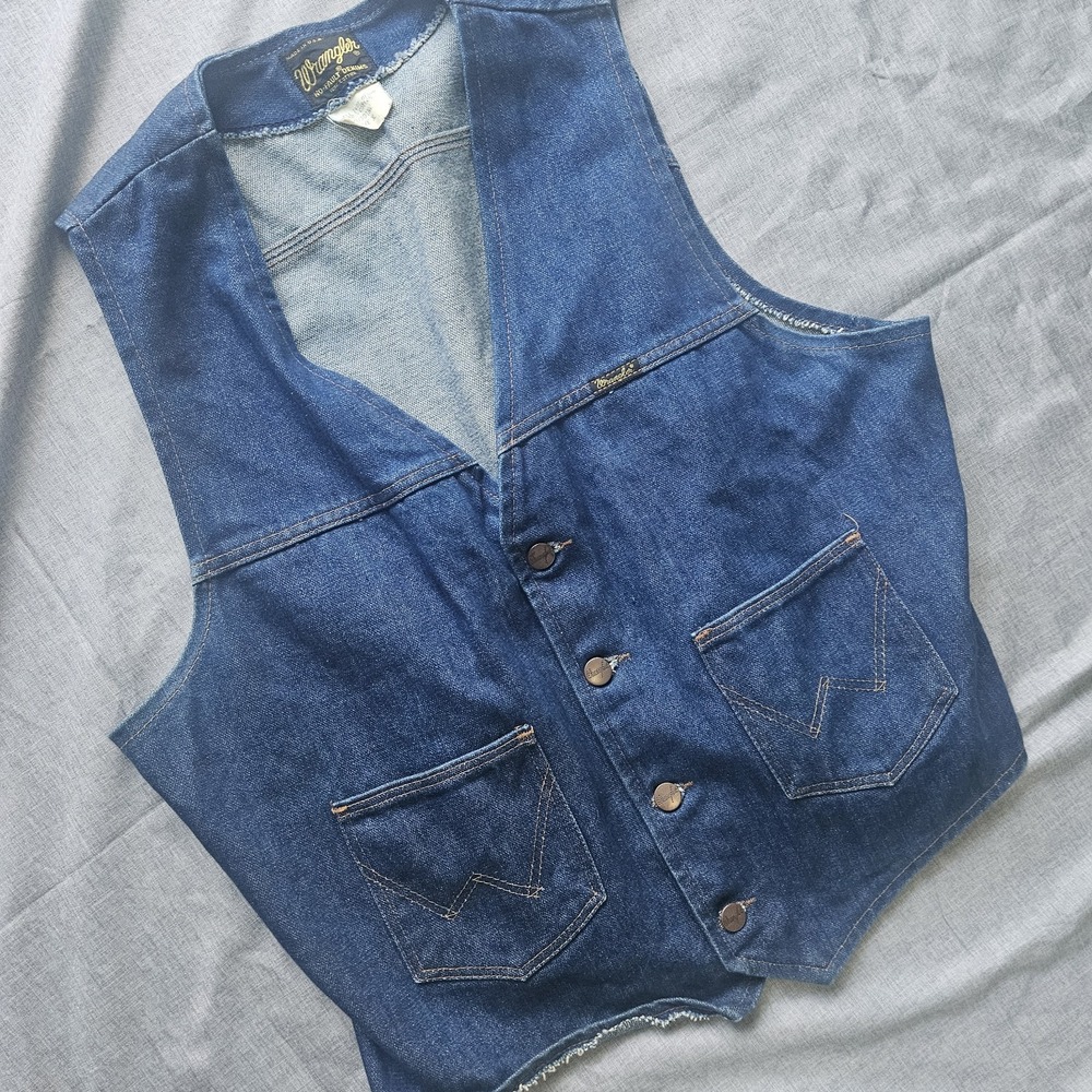 Vintage Wrangler Vest Mens L/XL Blue Denim Authentic Western Jacket Beautiful